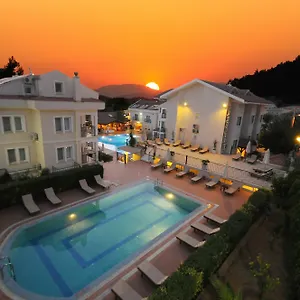 **** Otel Sea Breeze And Türkiye