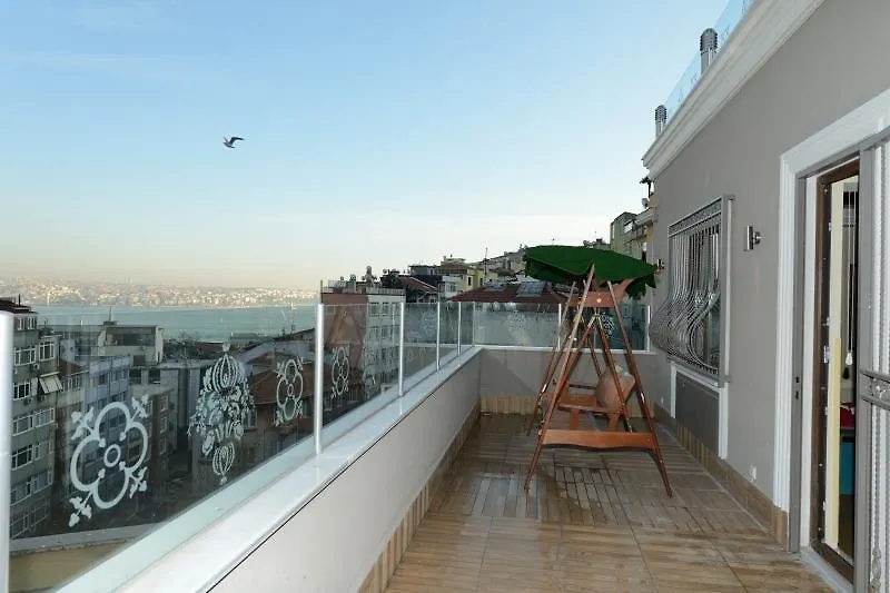 Collage Cihangir 33 Apart Istanbul