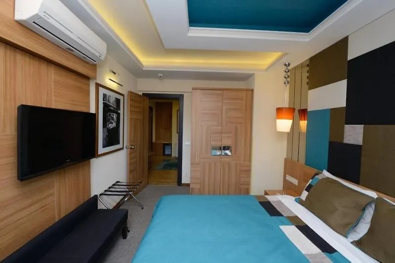 Collage Cihangir 33 Apart Istanbul Aparthotel